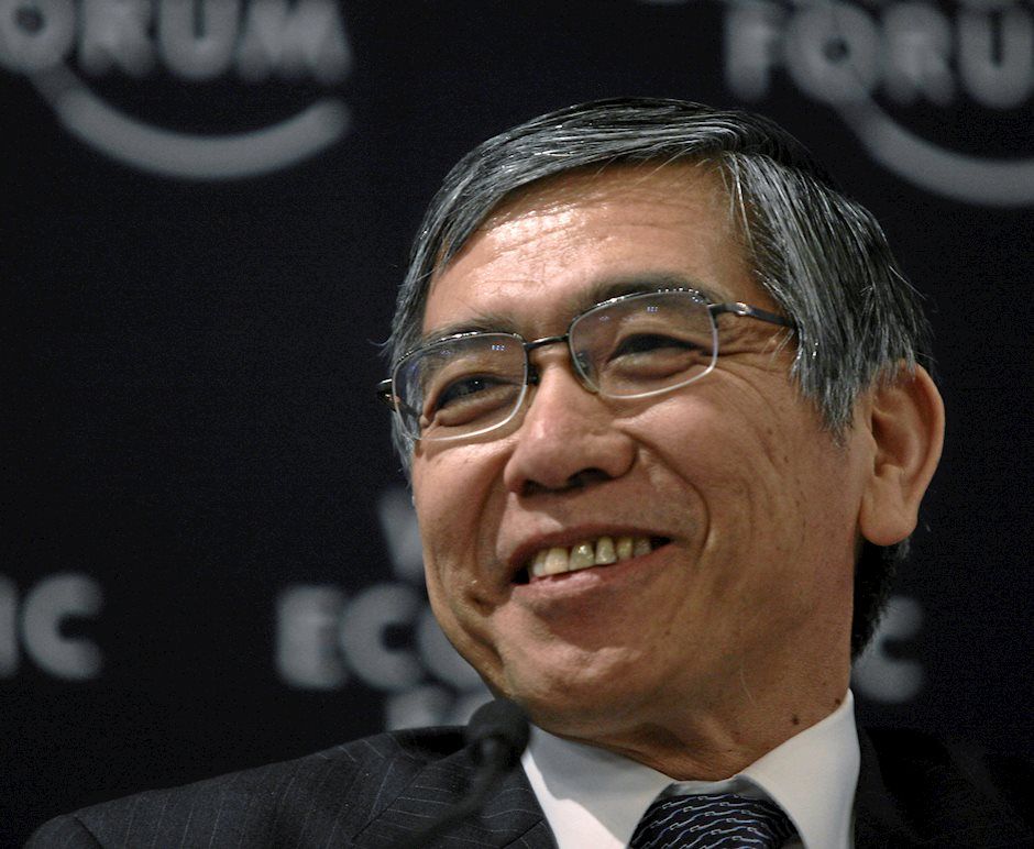 El exgobernador del BoJ, Haruhiko Kuroda, predice más subidas de tasas de interés