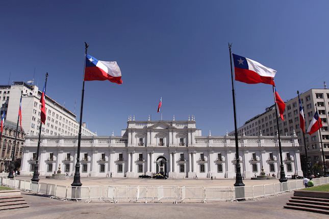 El USD/CLP inició la sesión europea marcando un máximo de la sesión en 943.40, encontrando vendedores que llevaron el par a un mínimo del día en 938.15. 