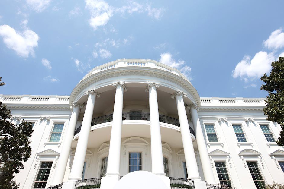 EE.UU.: Tenemos un acuerdo sobre el proyecto de ley de infraestructura – Krysten Sinema