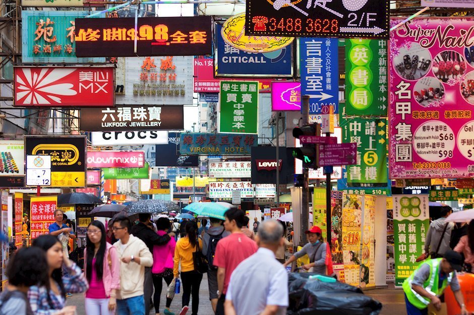 Legislador de Hong Kong responde a Vitalik Buterin cuestionando las amistades en criptomonedas de la región