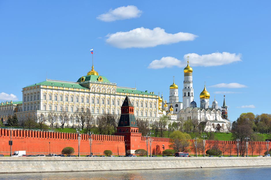 Las acciones asiáticas se desploman con el Nikkei 225 cayendo un 8 %, siguiendo las pérdidas de Wall Street