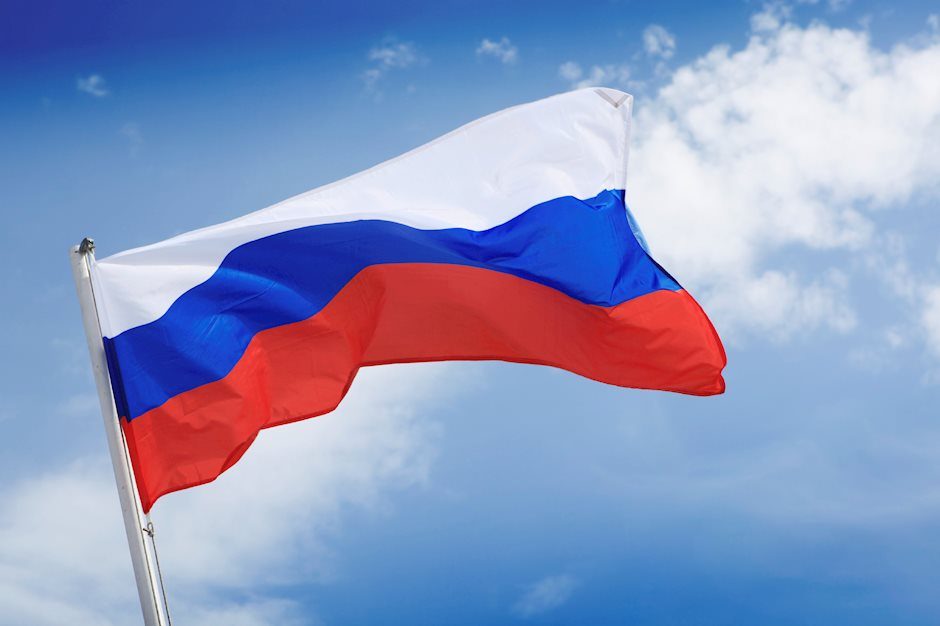 Rusia: Banco central sube la tasa oficial de interés en 50 puntos básicos a 5.5% en junio