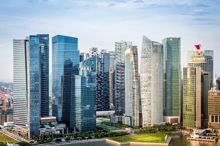 singapore-mas-expected-to-hold-rates-this-month-uob