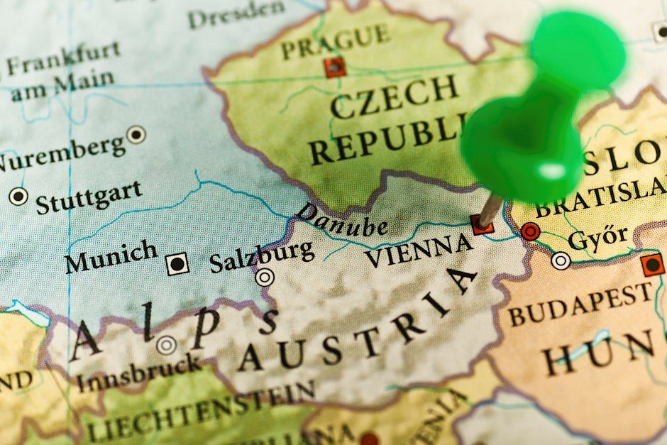 Austria goes back into full pandemic lockdown