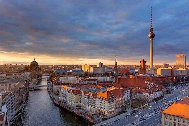 The headline German ZEW Economic Sentiment Index edges a tad higher from 47.1 in May to 47.5 in June. 