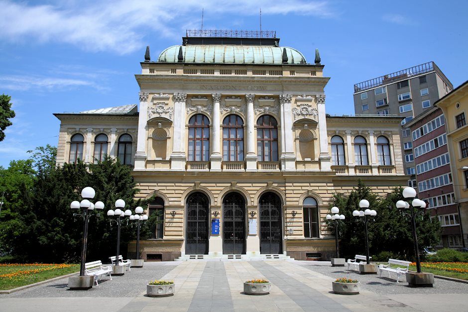 Rating outlook improvements in Slovenia and Hungary