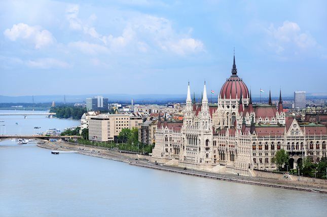 Our CEE region currency preference yesterday held up in the current messy conditions, and we want to keep it that way, being bullish on CZK, neutral on HUF and bearish on PLN, ING’s FX strategist Frantisek Taborsky notes. 