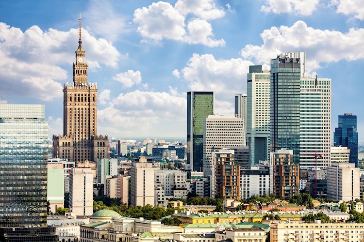 Польша: сохранение ставки без изменений поддержит злотый – Commerzbank