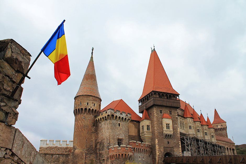 Good news on fiscal front for 2016 in CEE, apart from Romania