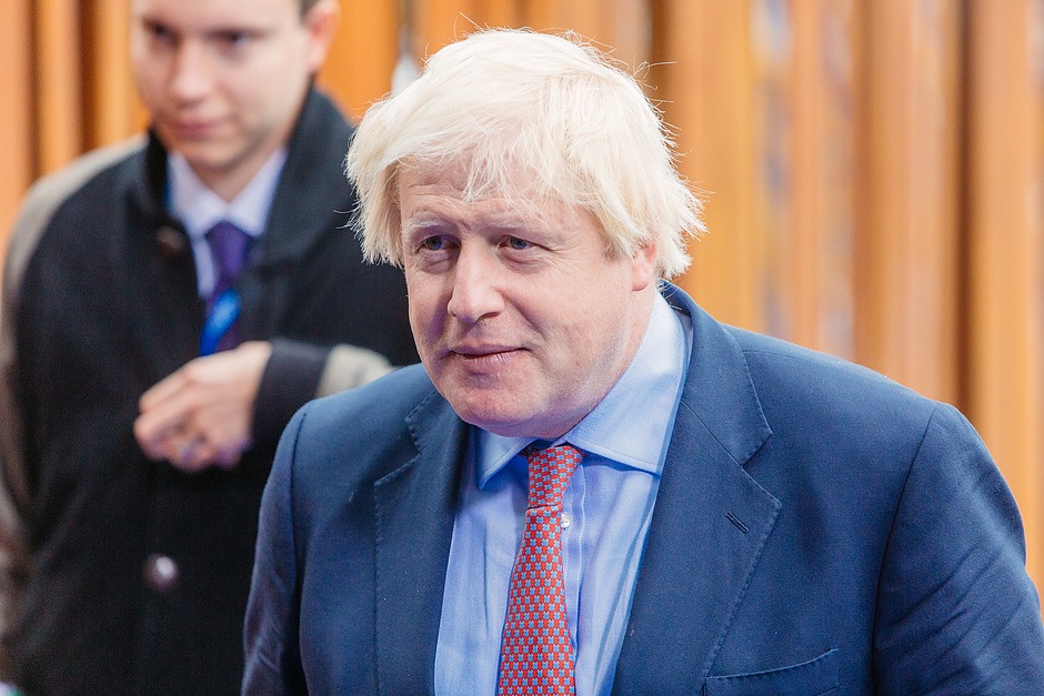 Reino Unido: Primer Ministro Johnson se muestra optimista para una reapertura total para el 21 de junio