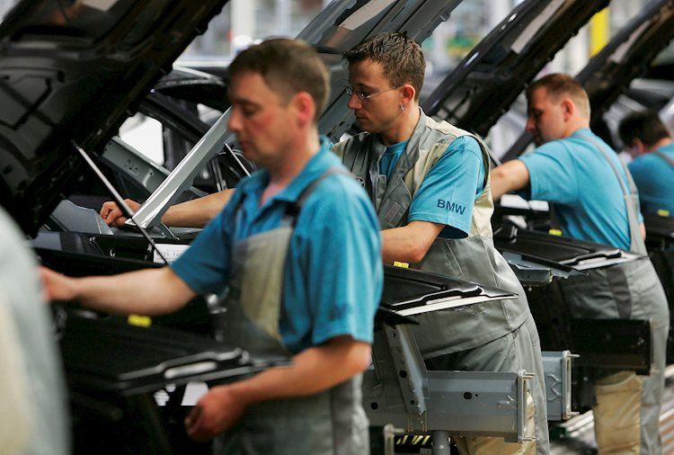 German and Eurozone Manufacturing PMI Data Fall More Than Expected in October