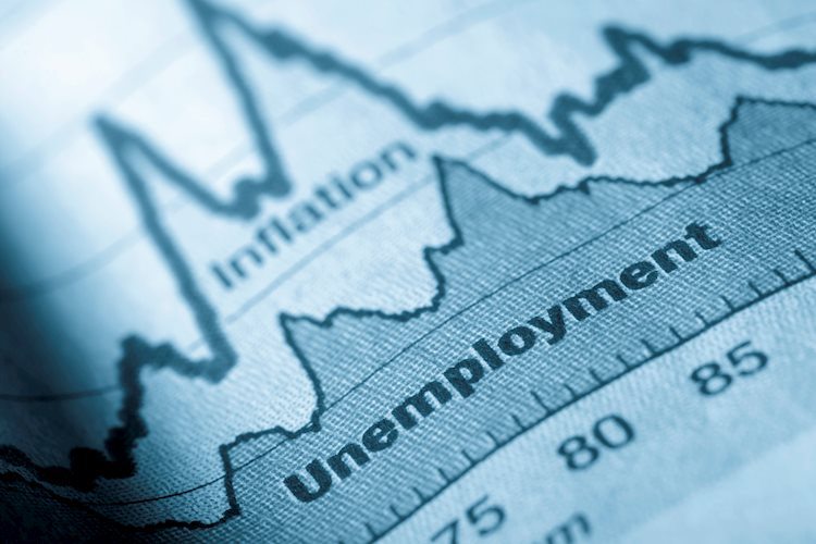 Число первичных заявок на пособие по безработице в США за неделю снизилось на 207 тыс. против ожидаемых 214 тыс.