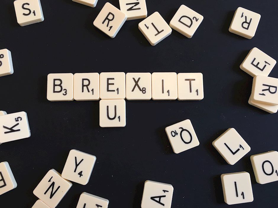 El Brexit al rojo vivo; Dólar en baja