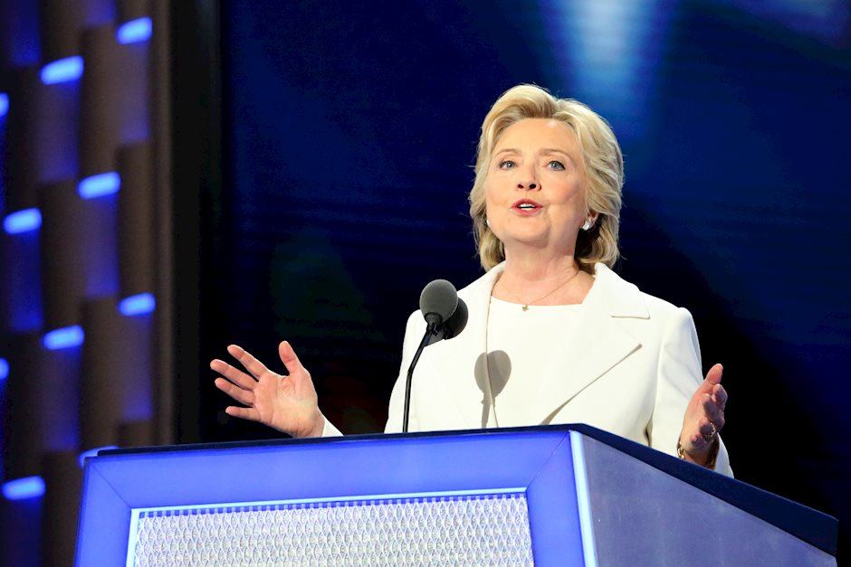 1st US debate: Market pricing in Clinton's win as risk appetite recovers