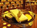 Gold clings to features correct above $2,000 amid weaker US Dollar