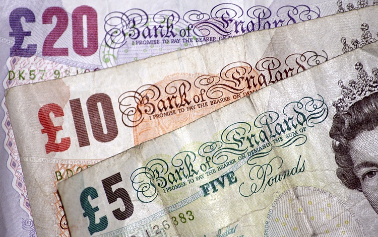 Фунт стерлингов восстанавливается после углубления дискуссий о шкале процентной ставки Банка Англии