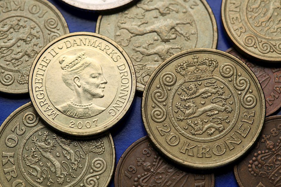 Forex Today: Dollar edges higher on rising yields ahead of EU sentiment, US inflation