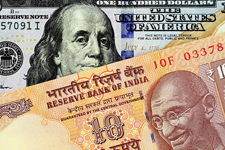 USD/INR clings to slight losses ahead of Indian GDP, US PCE data