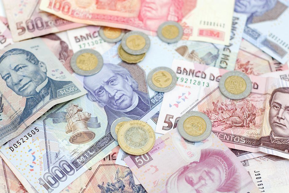 USD/MXN tumbles post US Core PCE figures, eyes on Fed's Powell