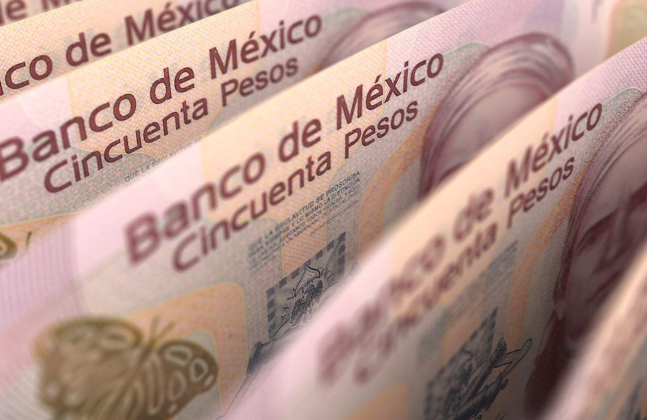 Mexican Peso declines amid mixed inflation data, strong US economic report