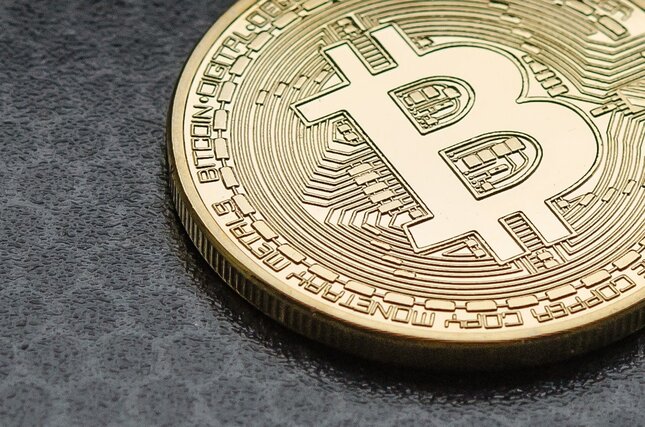 Bitcoins hits new record high above $94K, signals continuation of larger uptrend