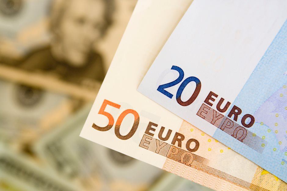 EUR/USD weakens as French election uncertainty, Fed's hawkish narrative weigh