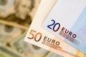 EUR/USD consolidates weekly gains above 1.0900