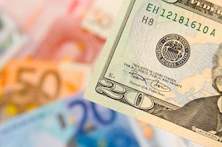 EUR/USD tumbles to new 2021 low under 1.2050