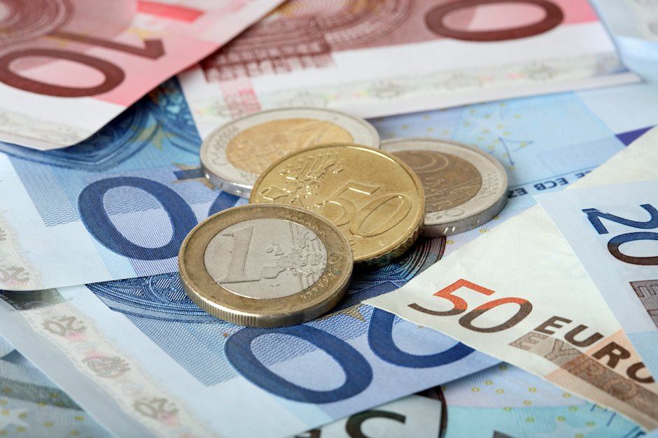 EUR/USD recovers after early sell-off on reports of Israeli attack on Iran