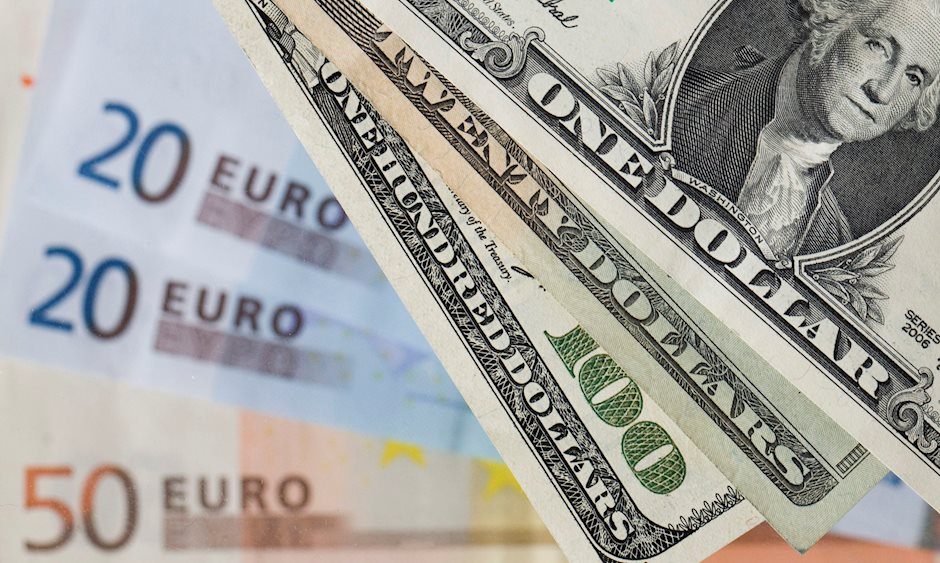 EUR/USD Price Analysis: Holds above psychological level of 1.0600 amid a bearish sentiment