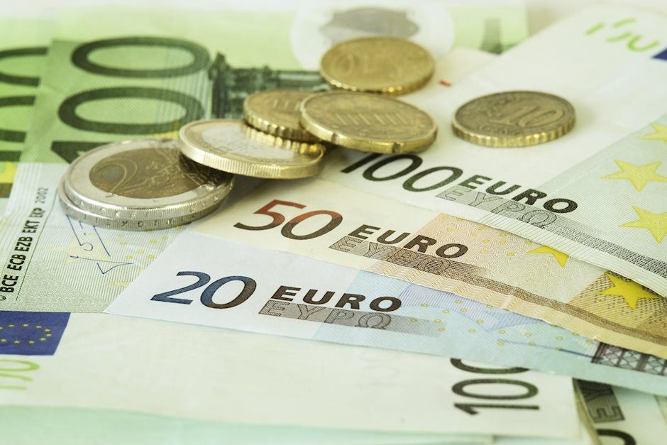 EUR USD Weakens On Firm ECB Rate Cut Bets Firm US Dollar World FX News Myforex
