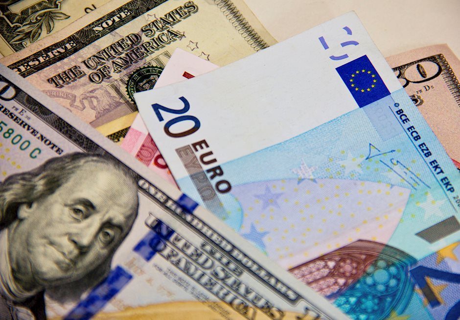 EUR/USD dips below 1.0800 amid ECB dovish dovish signal and strong US GDP figures