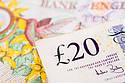 GBP/USD trades modestly lower on the day below 1.2500 after US data