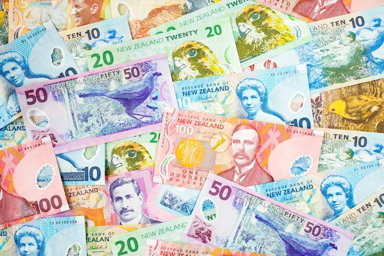 NZD/USD флиртует с месячным максимумом около 0,6300, поскольку доллар поддерживает NFP