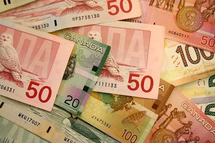 Пара USD/CAD выросла почти до 1,3750 из-за ястребиных настроений вокруг ФРС