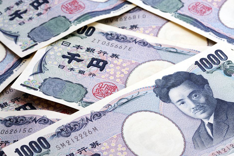 USD/JPY holds ground as Iran plans no immediate retaliation against the Israeli airstrikes