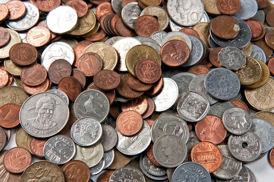 Wall Street y las monedas festejan, el dólar sufre