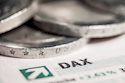 DAX startet Rally aus dem Nichts – Geopolitik und Inflationsdaten aber stoppen die Erholung