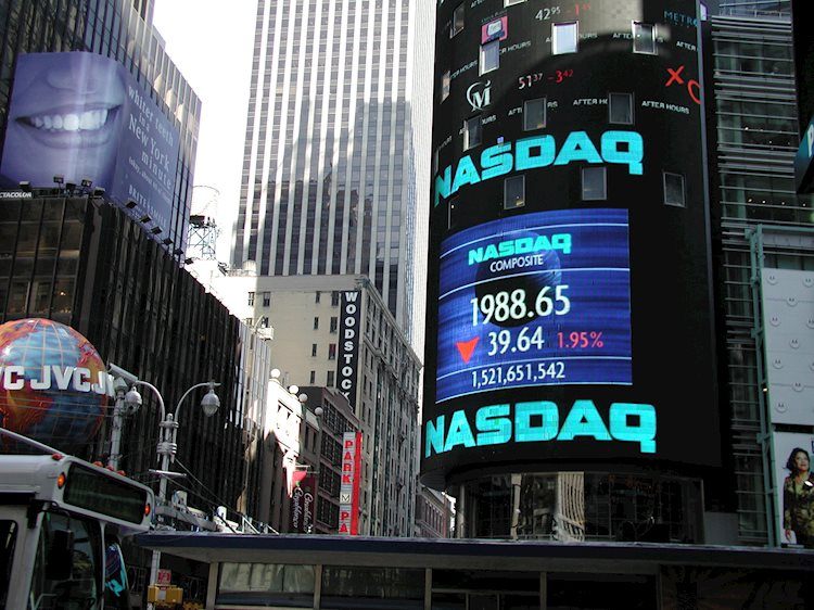 Nasdaq 100 could fall to 16,800