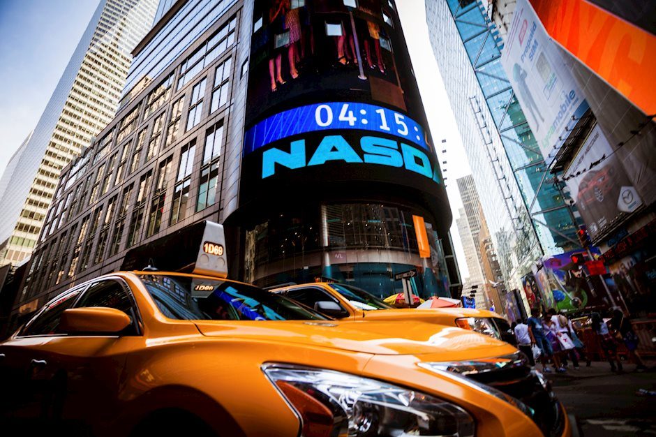 El Nasdaq 100 cotiza a la baja arrastrado por Moderna, CDW Corp y GlobalFoundries