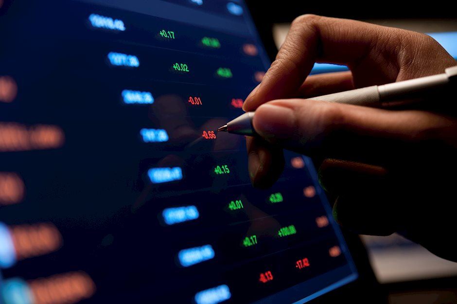 Las acciones de los EE.UU. tienen una tendencia bajista en medio del aumento de los rendimientos de los bonos
