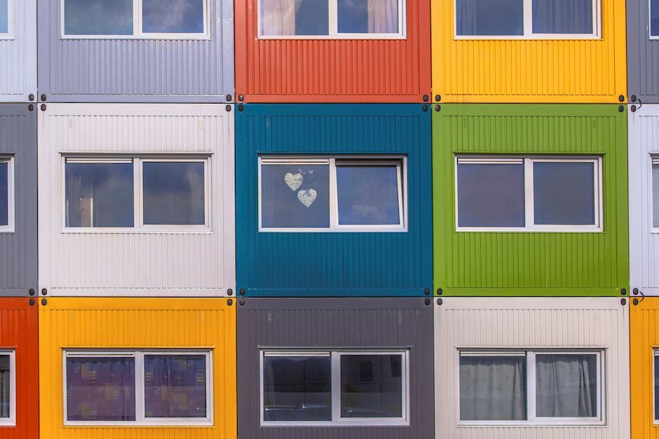 Construction spending edges higher in March