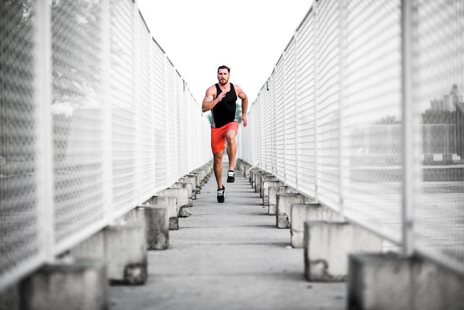 Facebook (FB Stock) triangle pattern at 38.2% fib signals uptrend